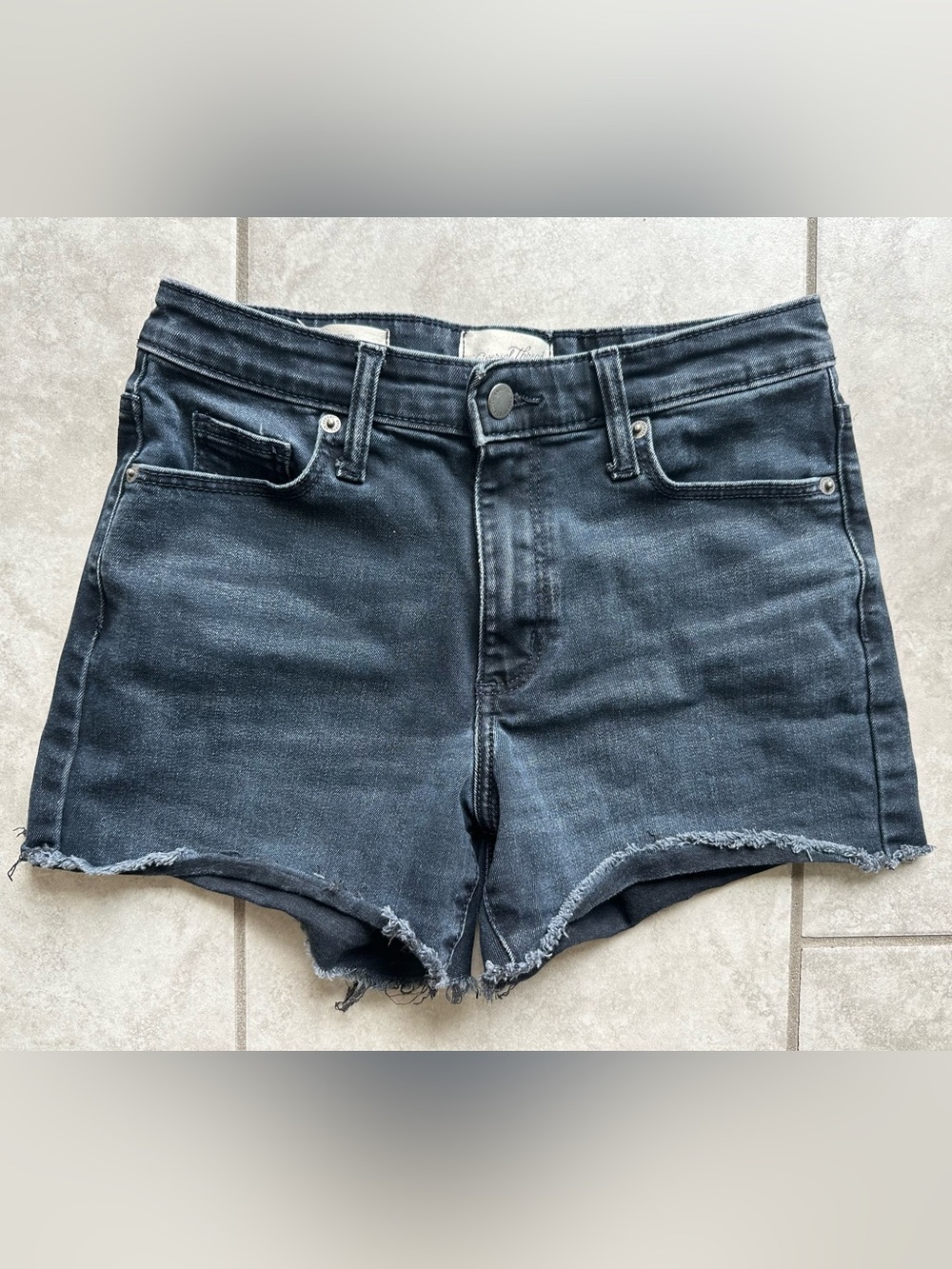 Universal Thread Women’s Black Denim High Rise MIDI Jean Shorts - Size 4/27R